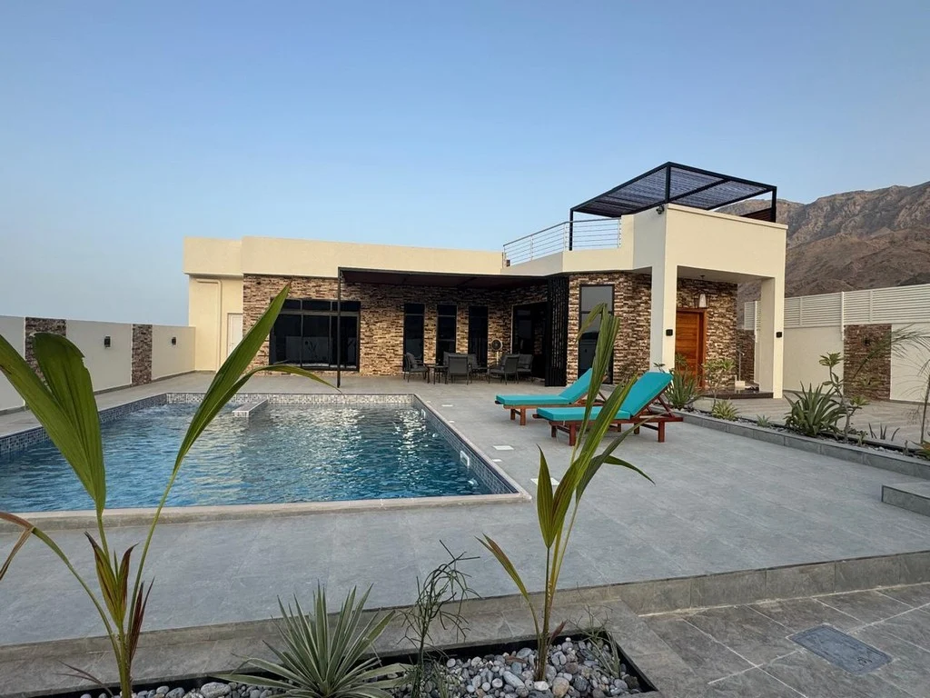 Muscat Chalet for Families - Jacuzzi